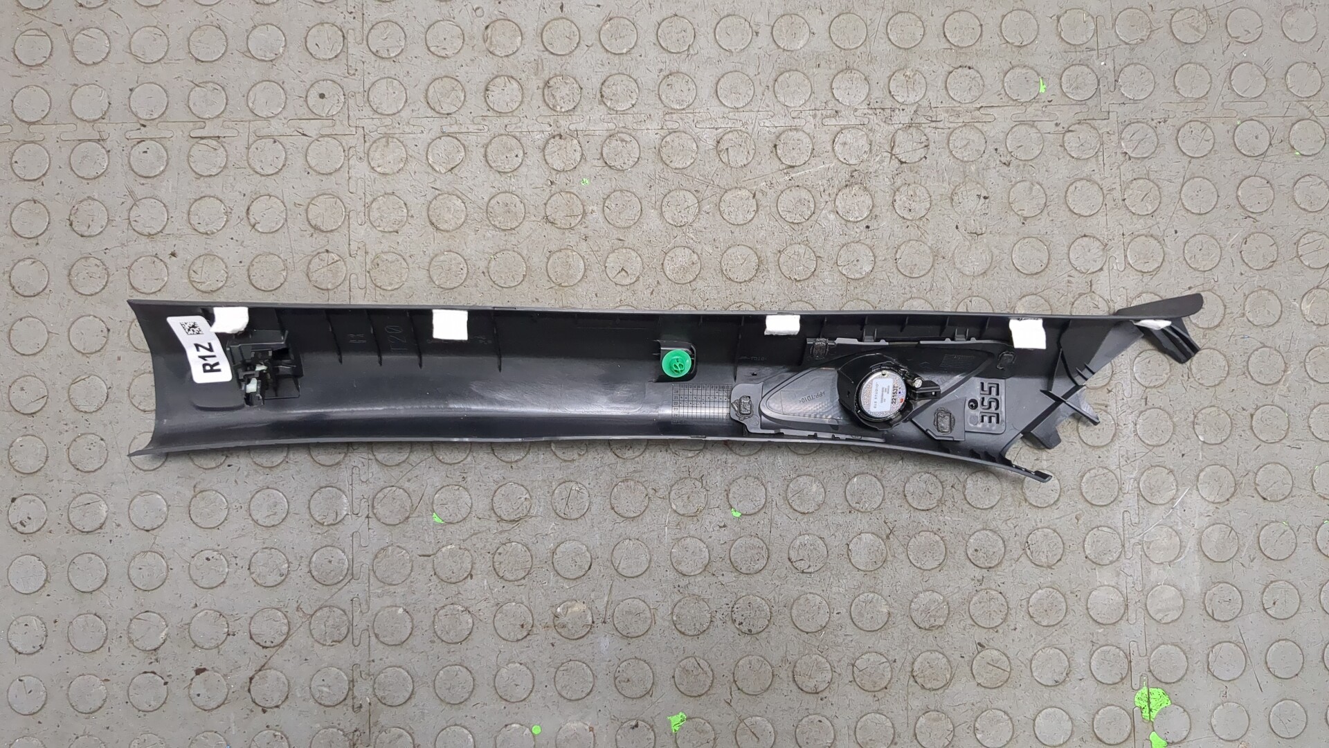 Обшивка стойки