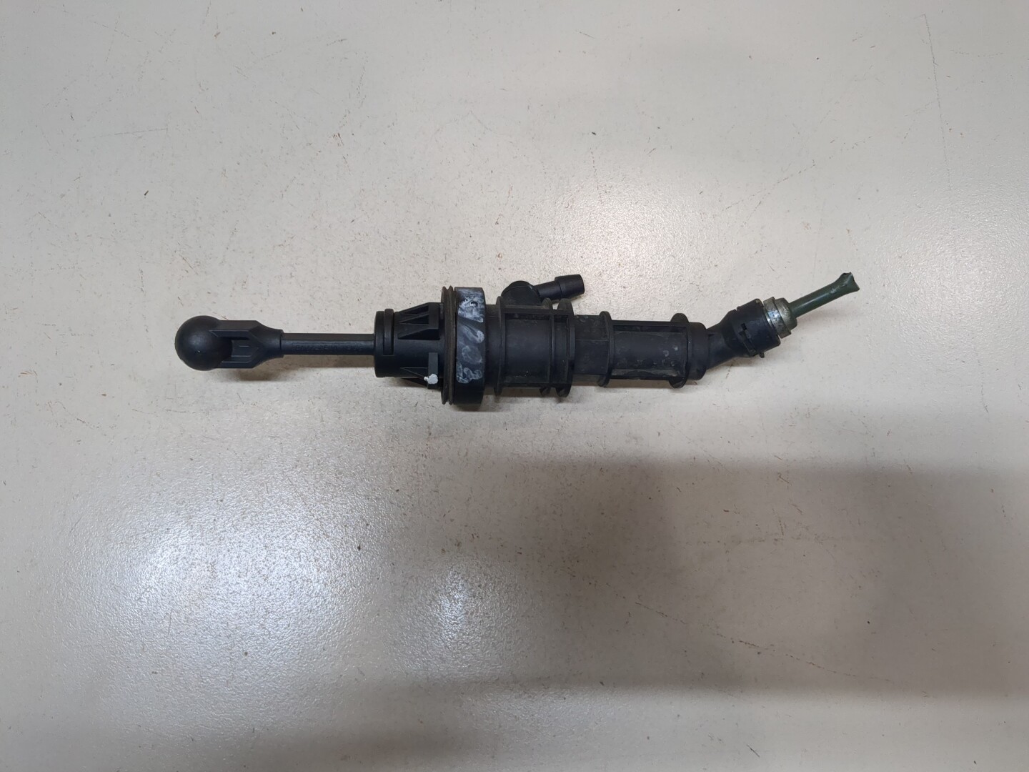 Цилиндр сцепления главный