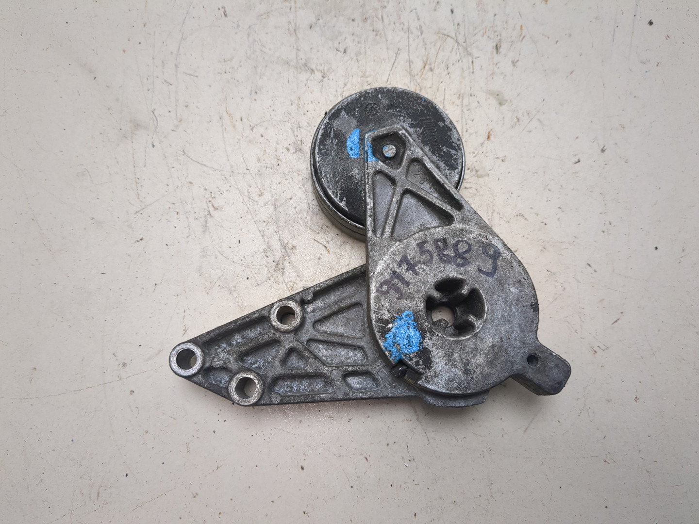 Натяжитель ремня