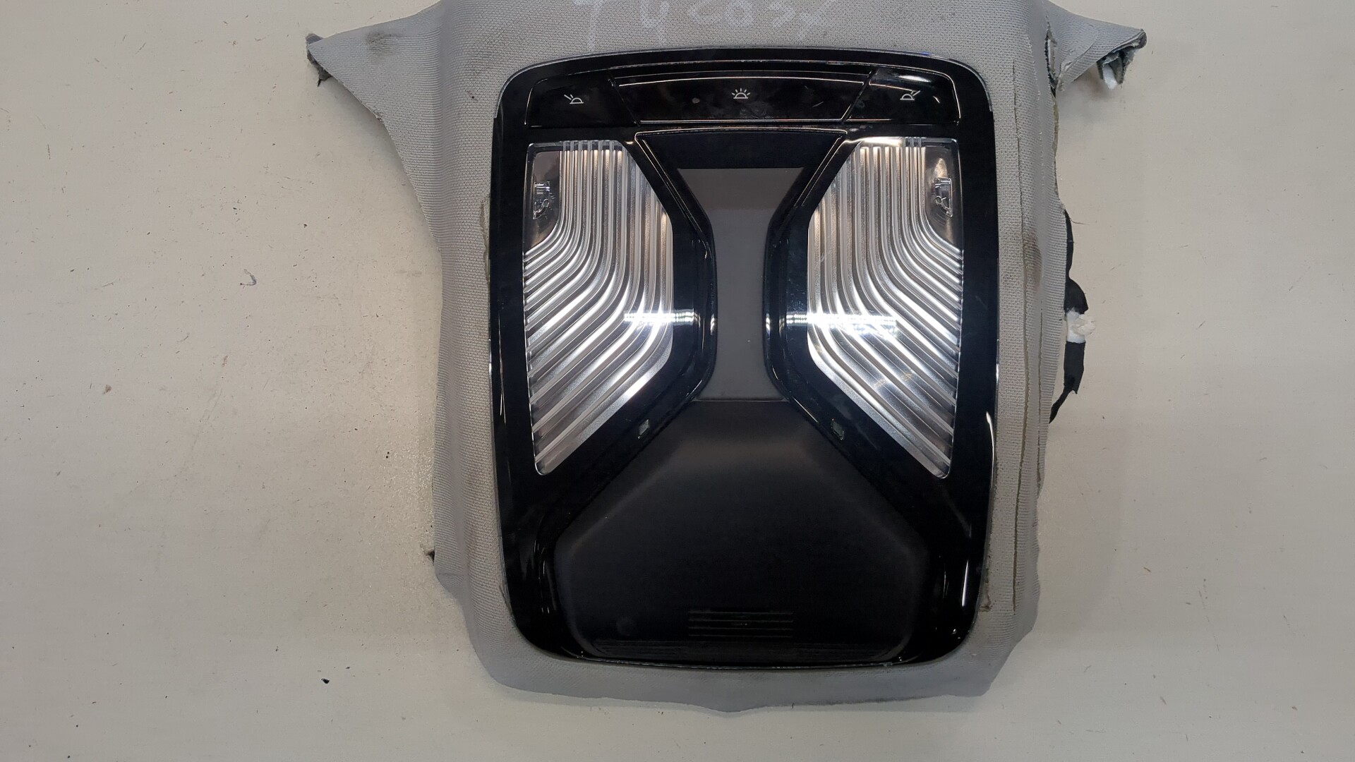 Плафон салонный