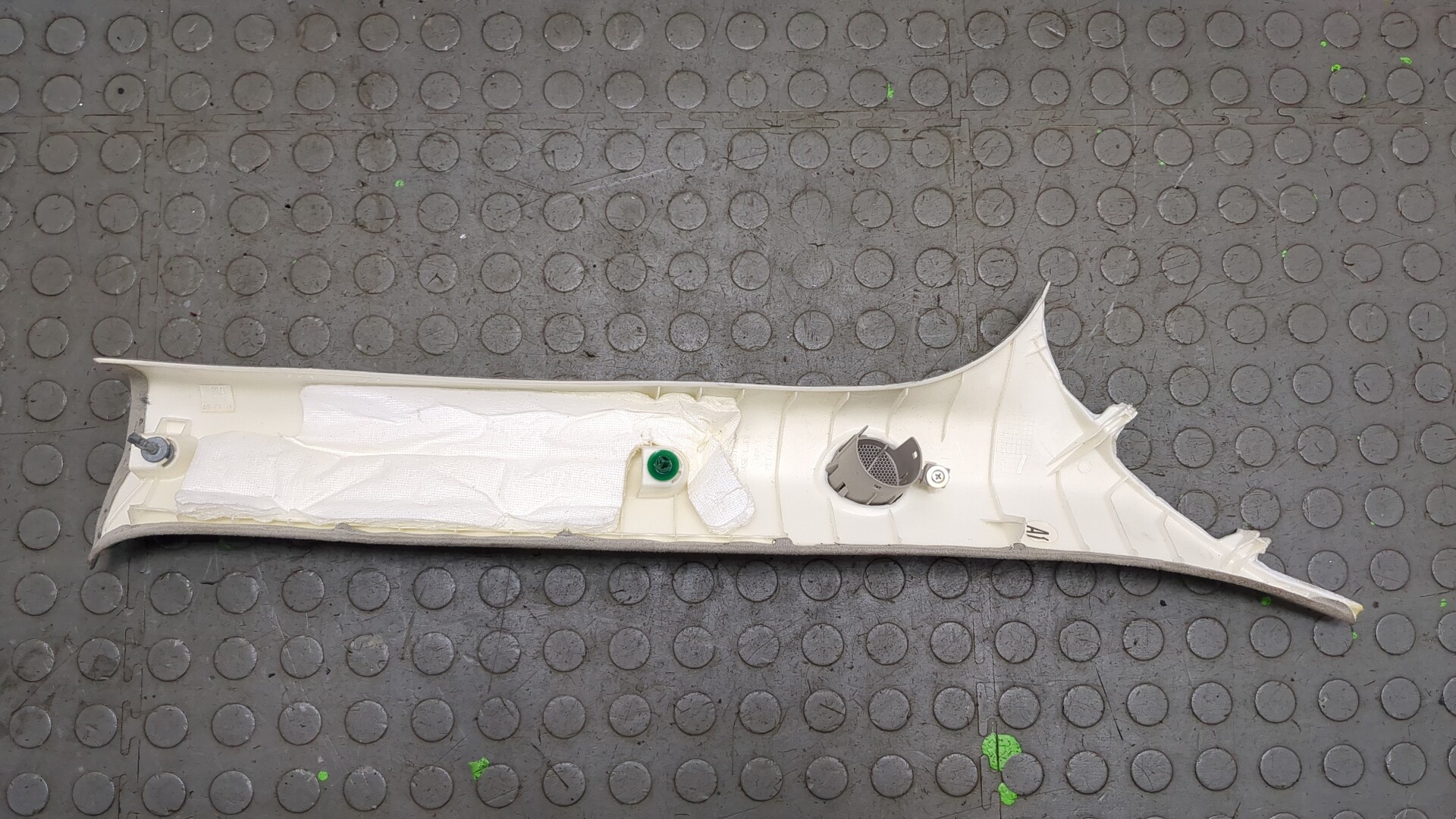 Обшивка стойки