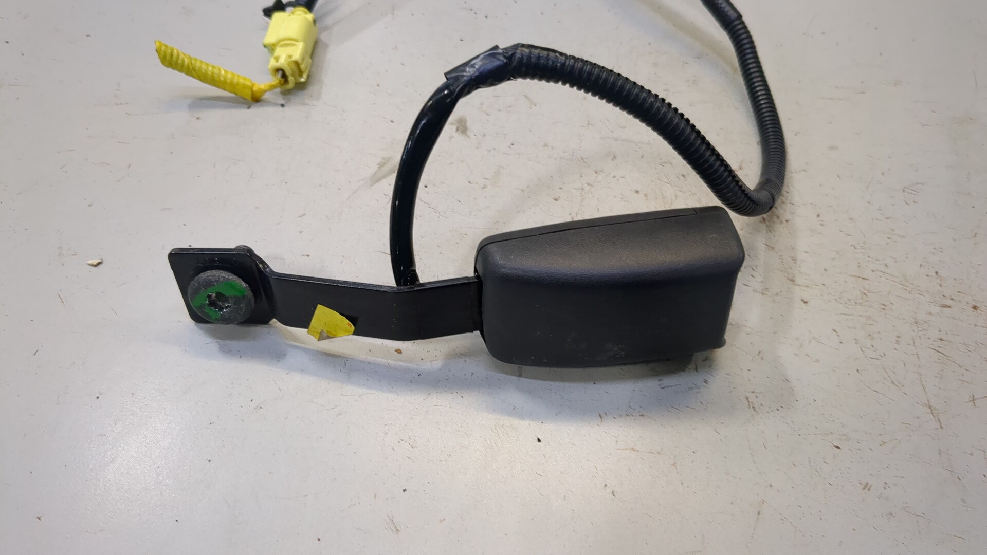 Ответная часть ремня безопасности