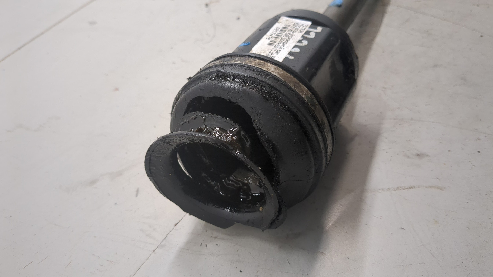 Полуось передняя правая