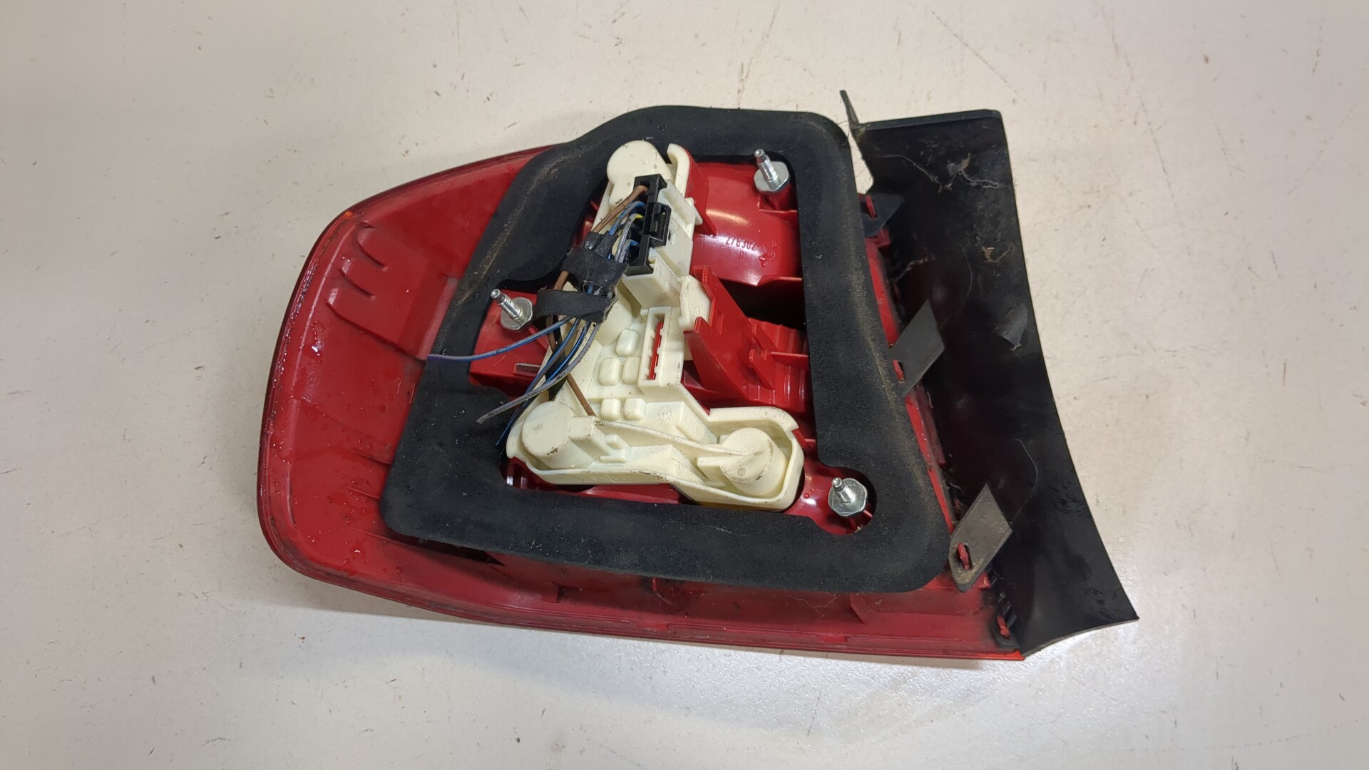 Фонарь задний правый