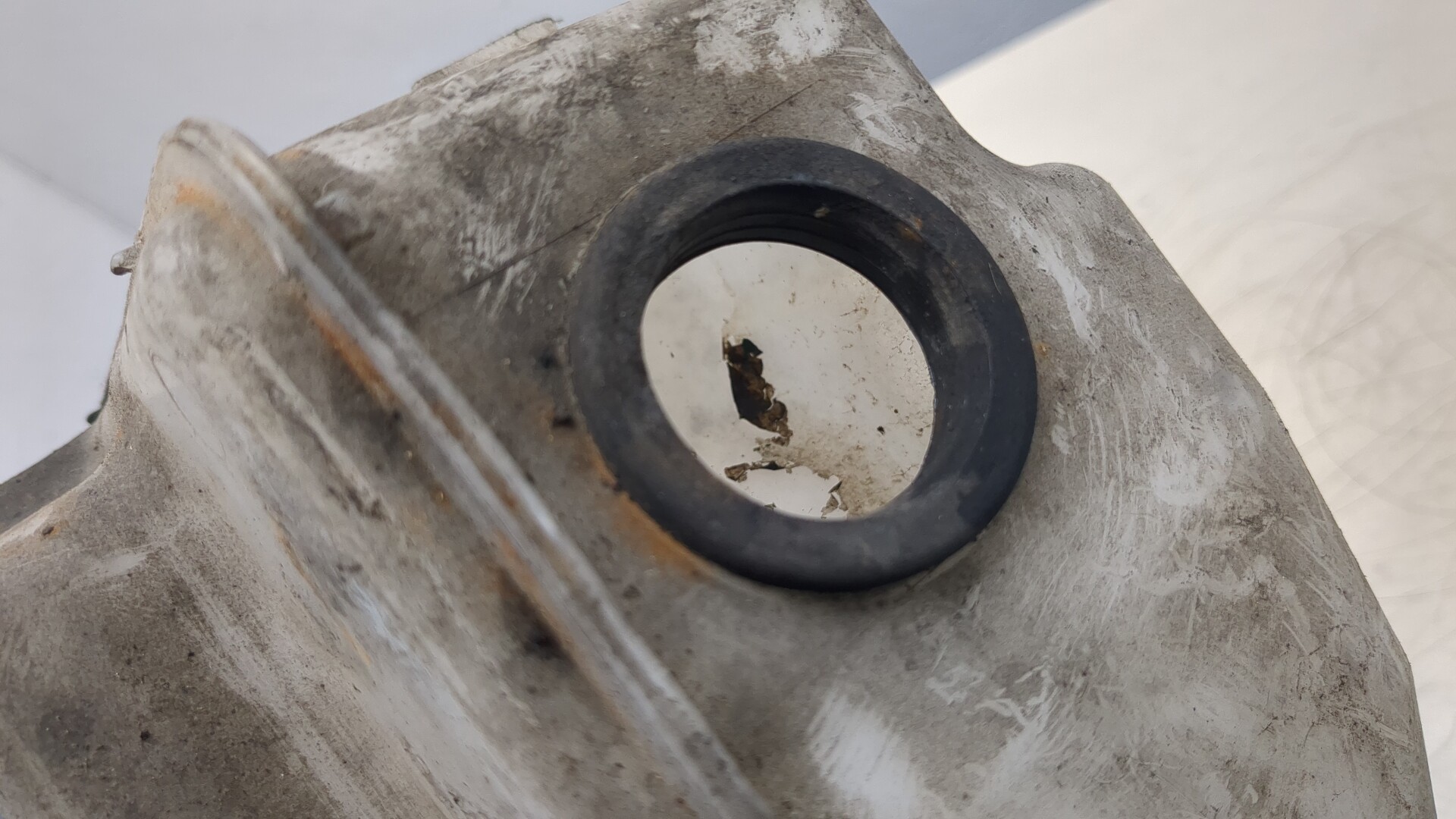 Бачок омывателя лобового стекла