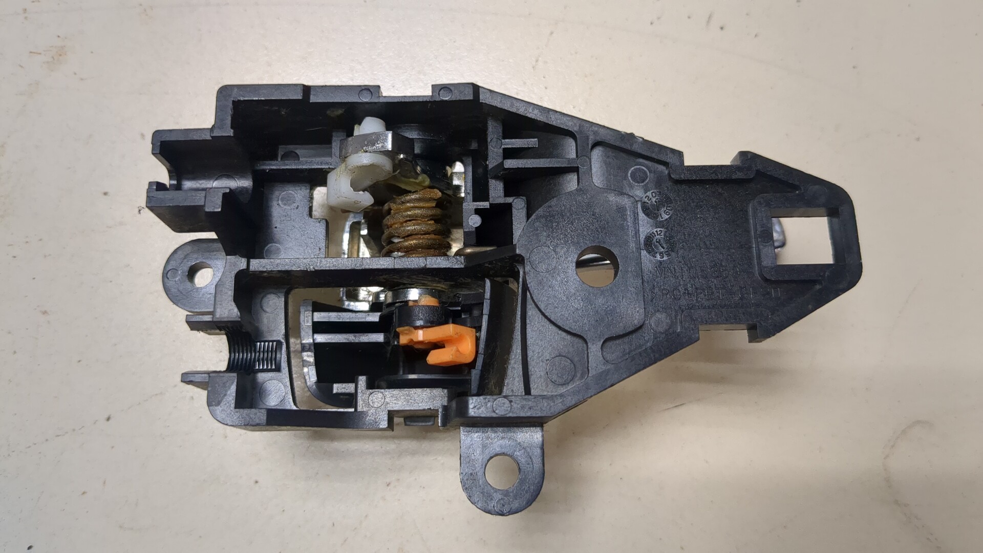 Ручка двери передней внутренняя левая