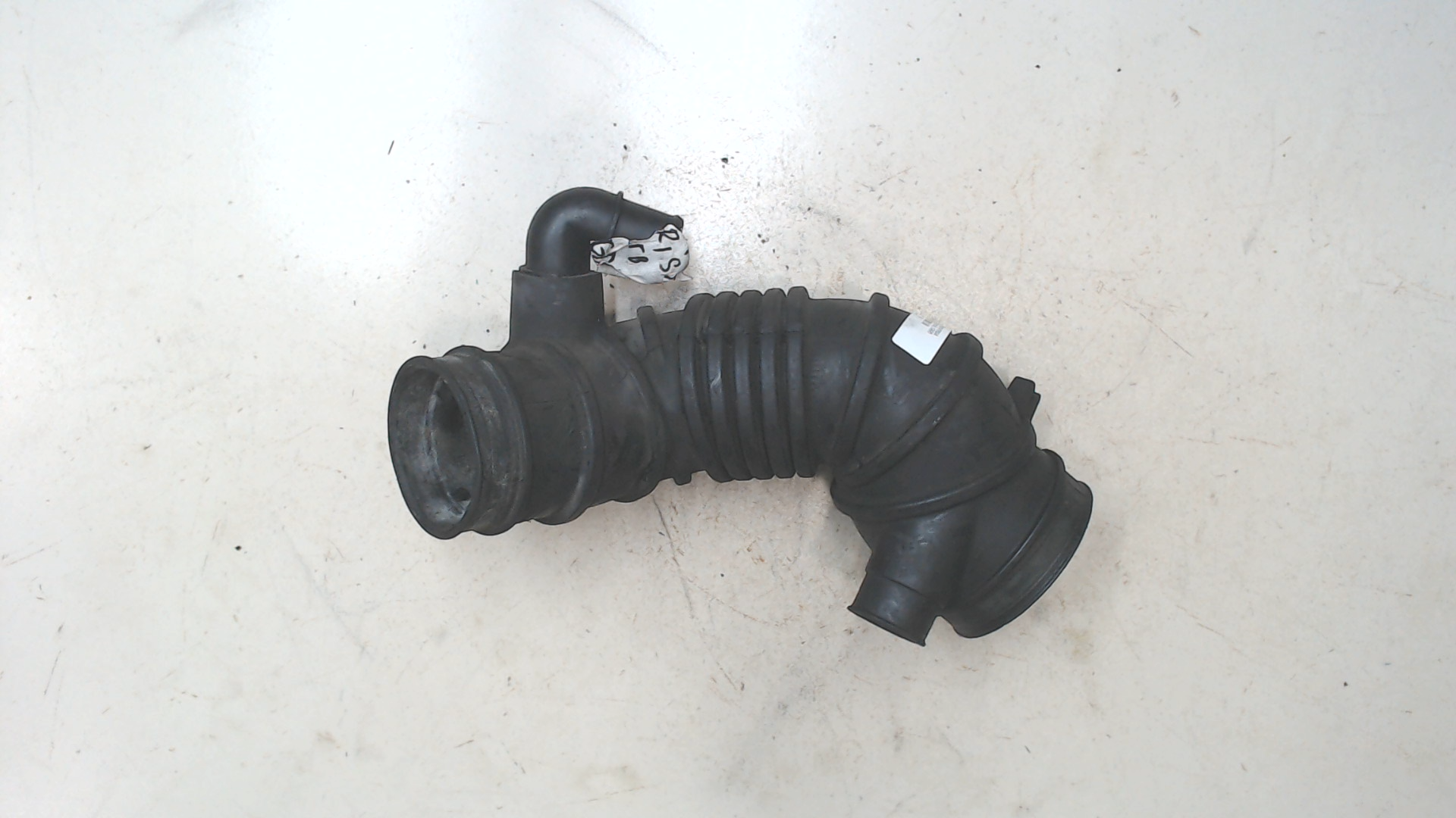 Патрубок воздушного фильтра