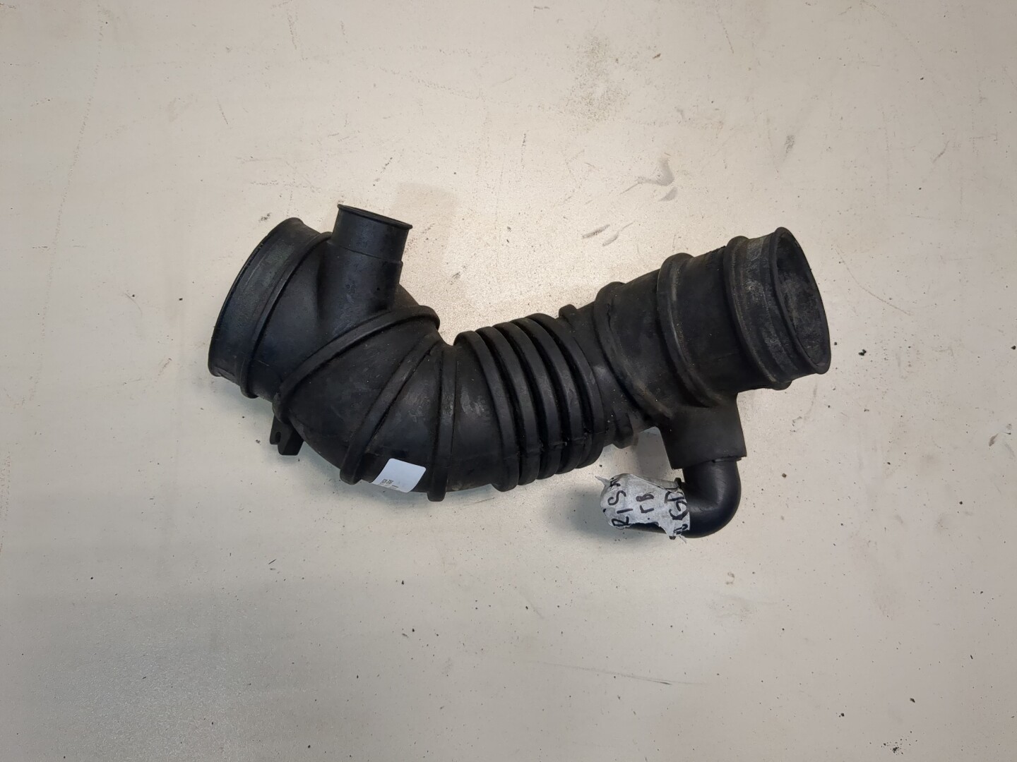 Патрубок воздушного фильтра