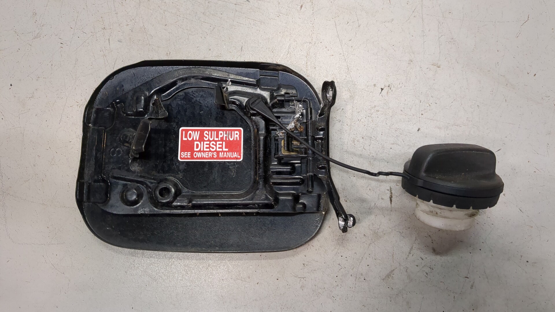 Лючок бензобака