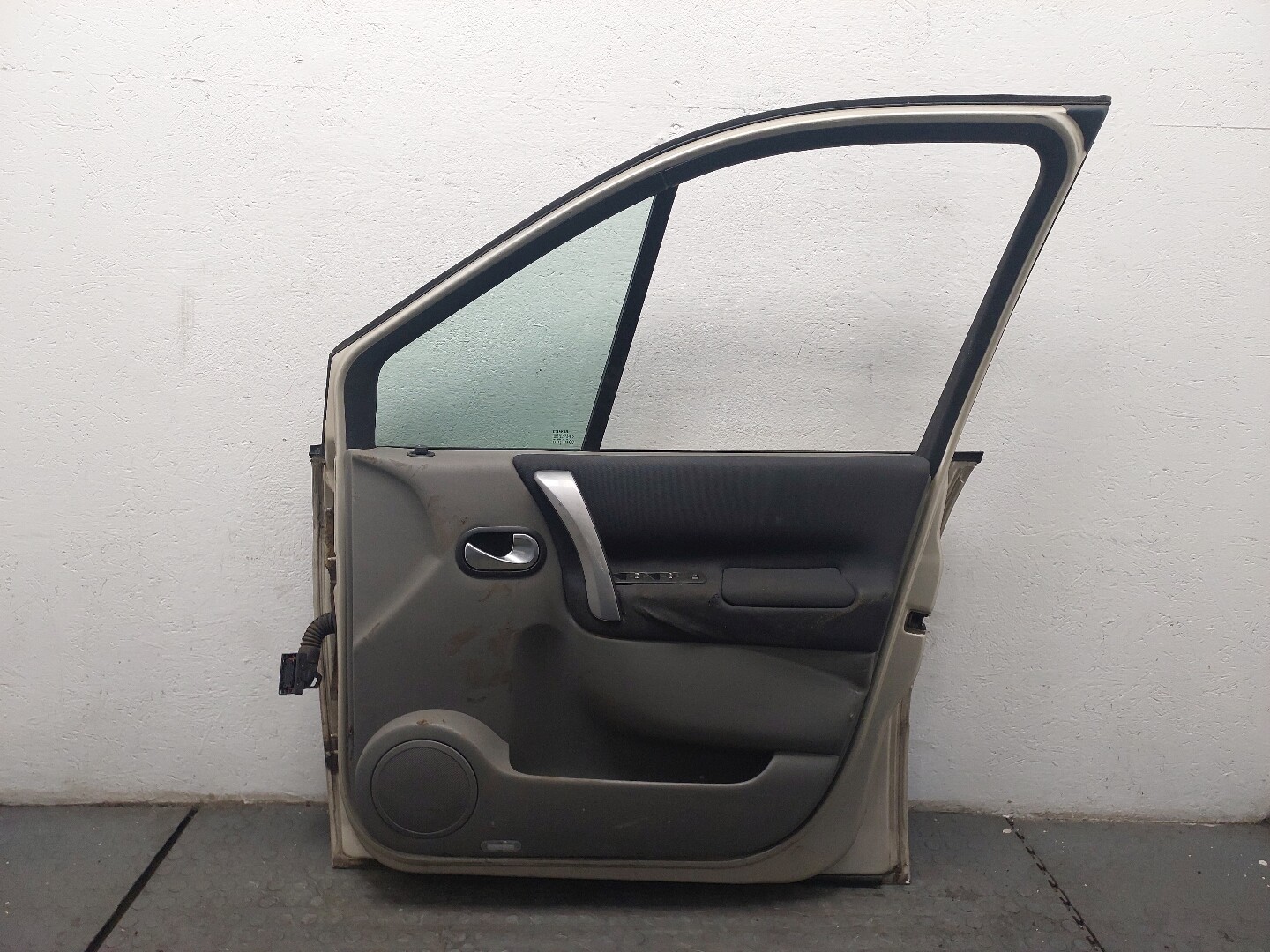 Дверь передняя правая