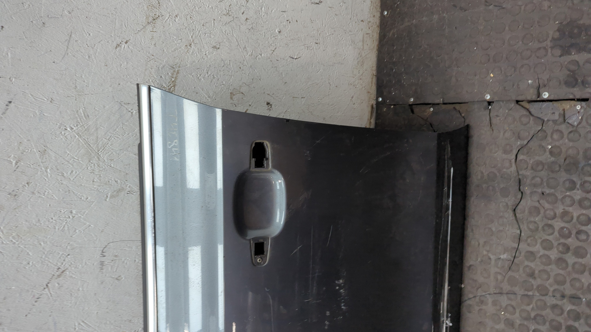 Дверь передняя левая