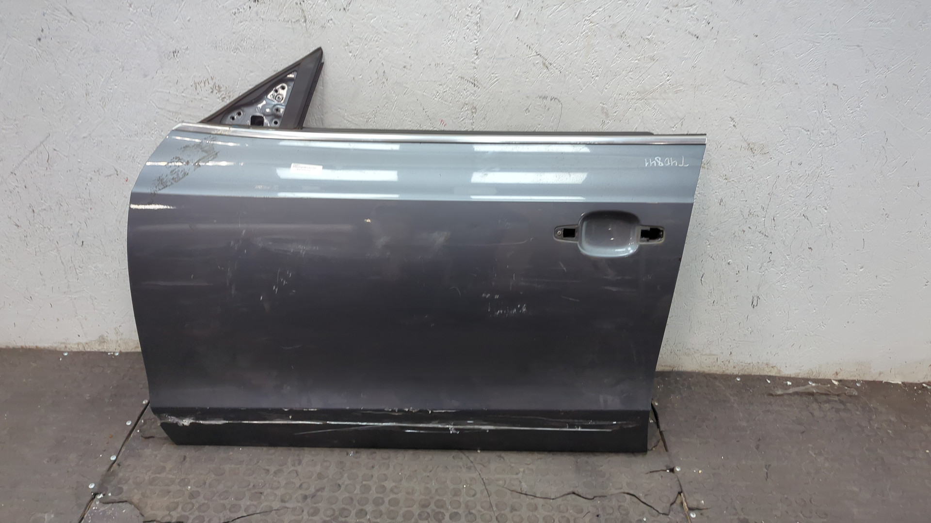 Дверь передняя левая