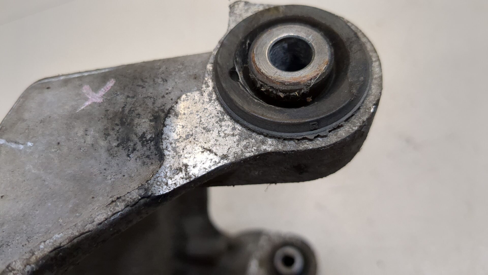 Опора переднего амортизатора верхняя