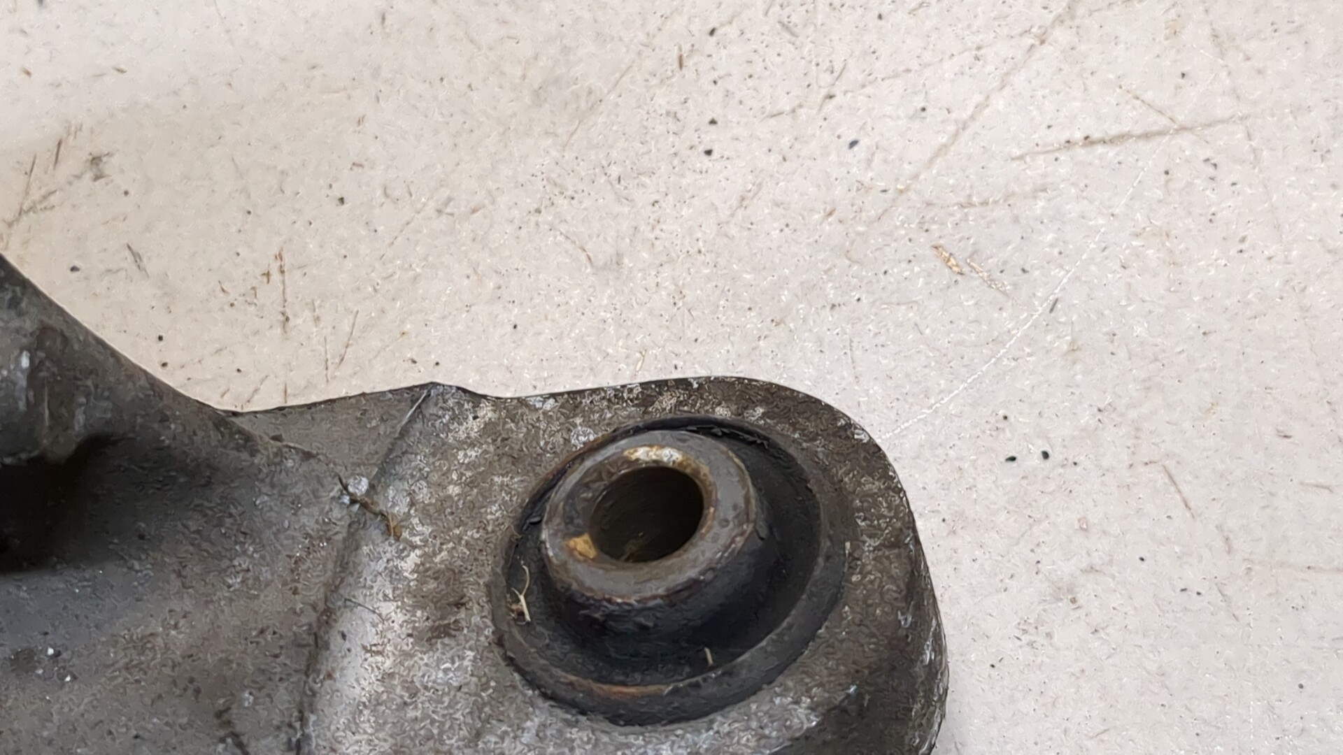 Опора переднего амортизатора верхняя