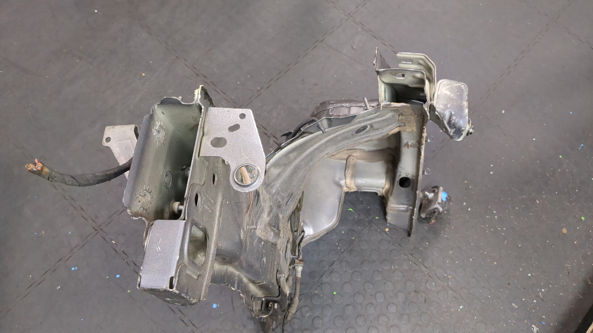 Лонжерон передний левый