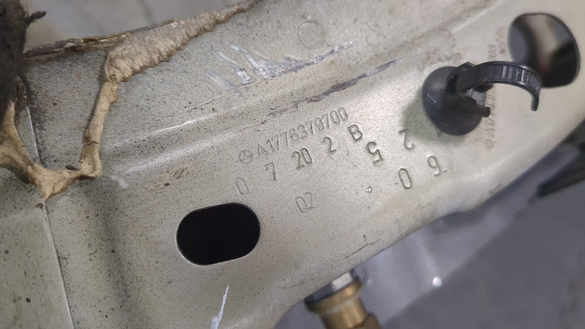 Лонжерон передний левый