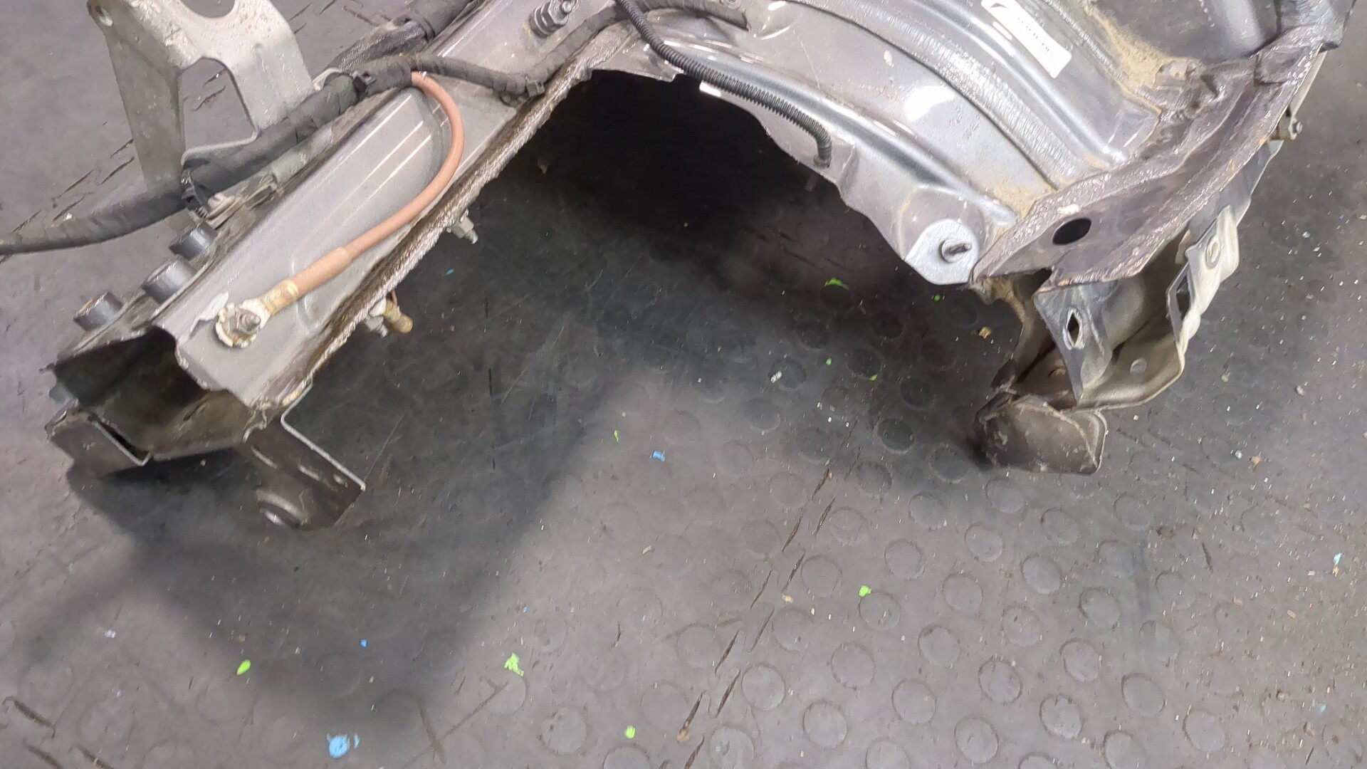 Лонжерон передний левый