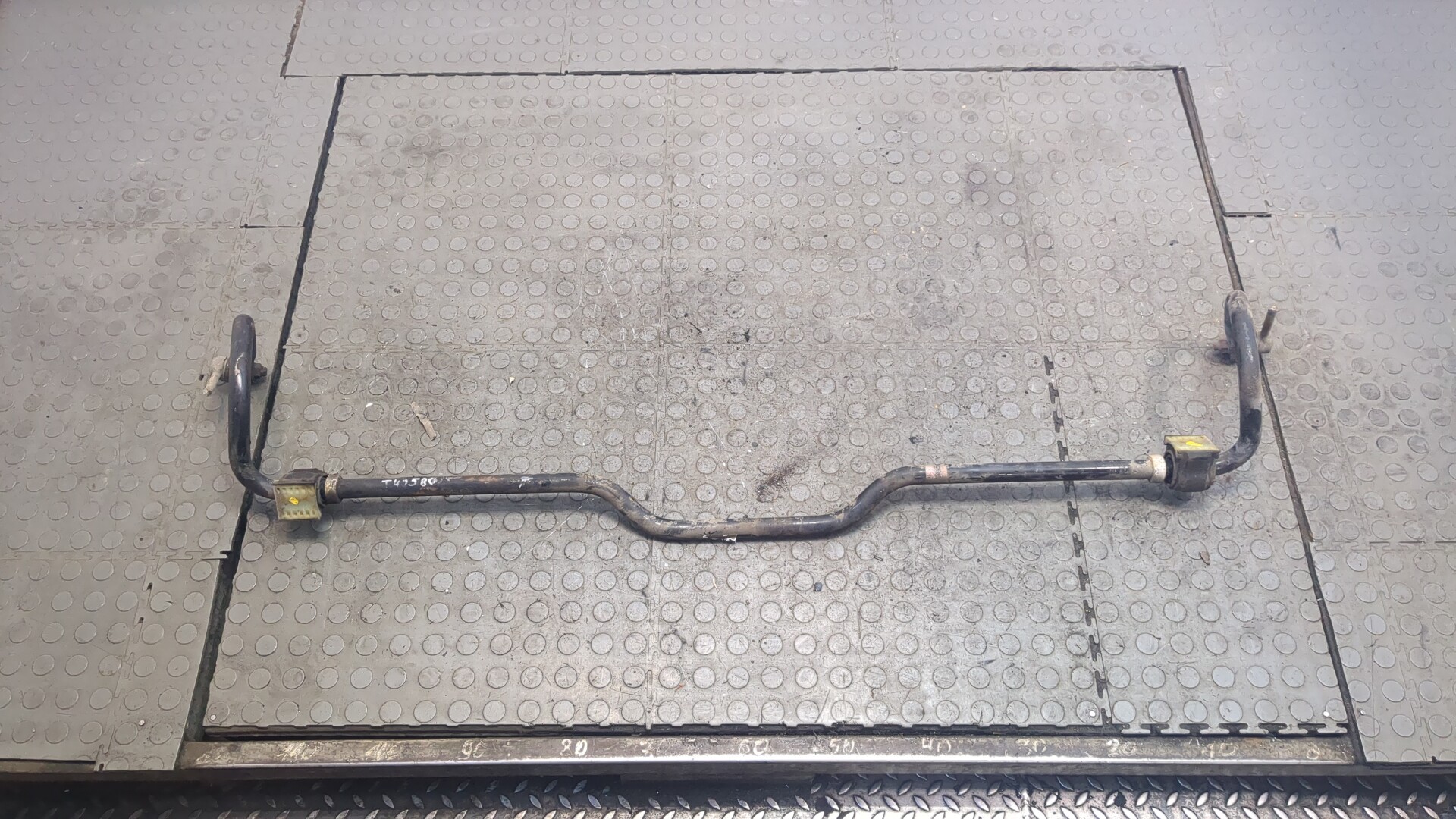 Стабилизатор передний