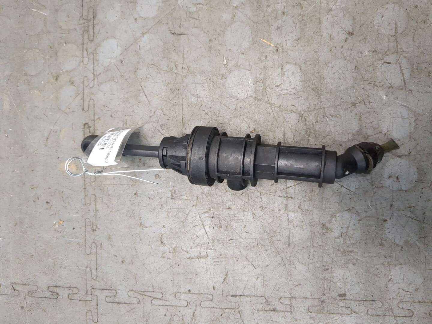 Цилиндр сцепления главный