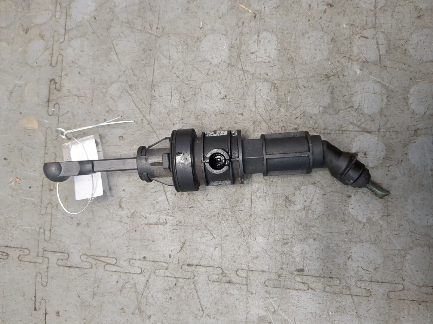 Цилиндр сцепления главный