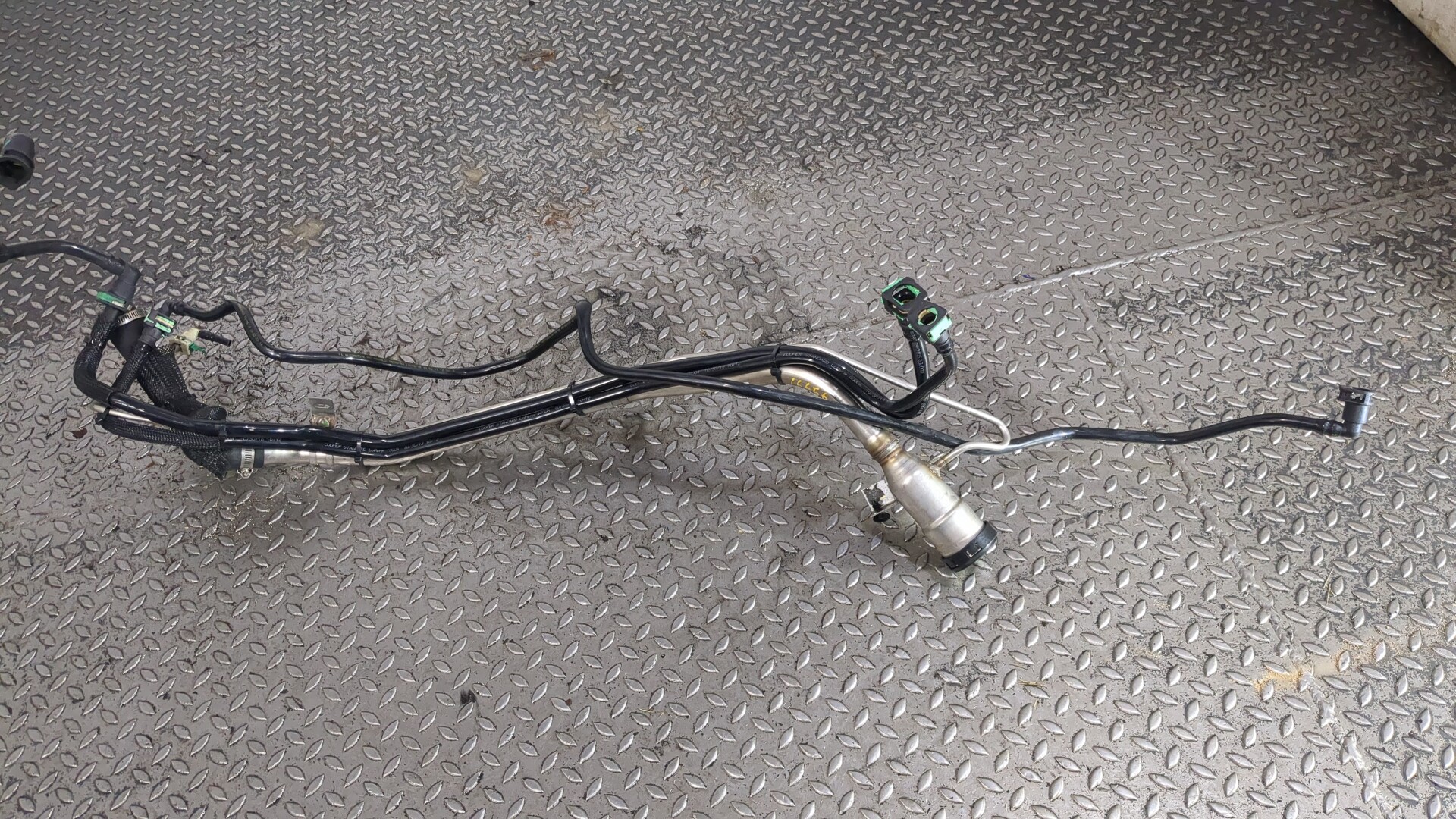 Горловина топливного бака