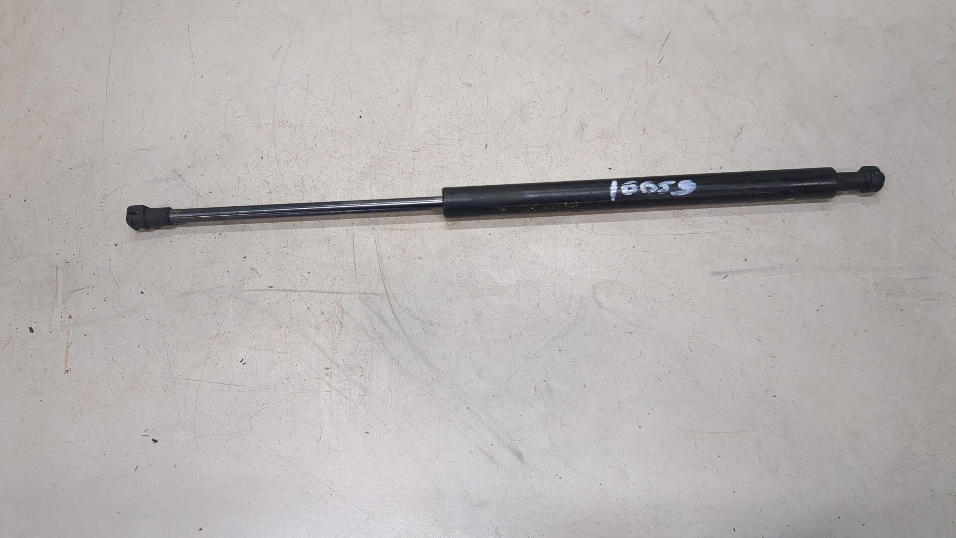 Амортизатор крышки багажника