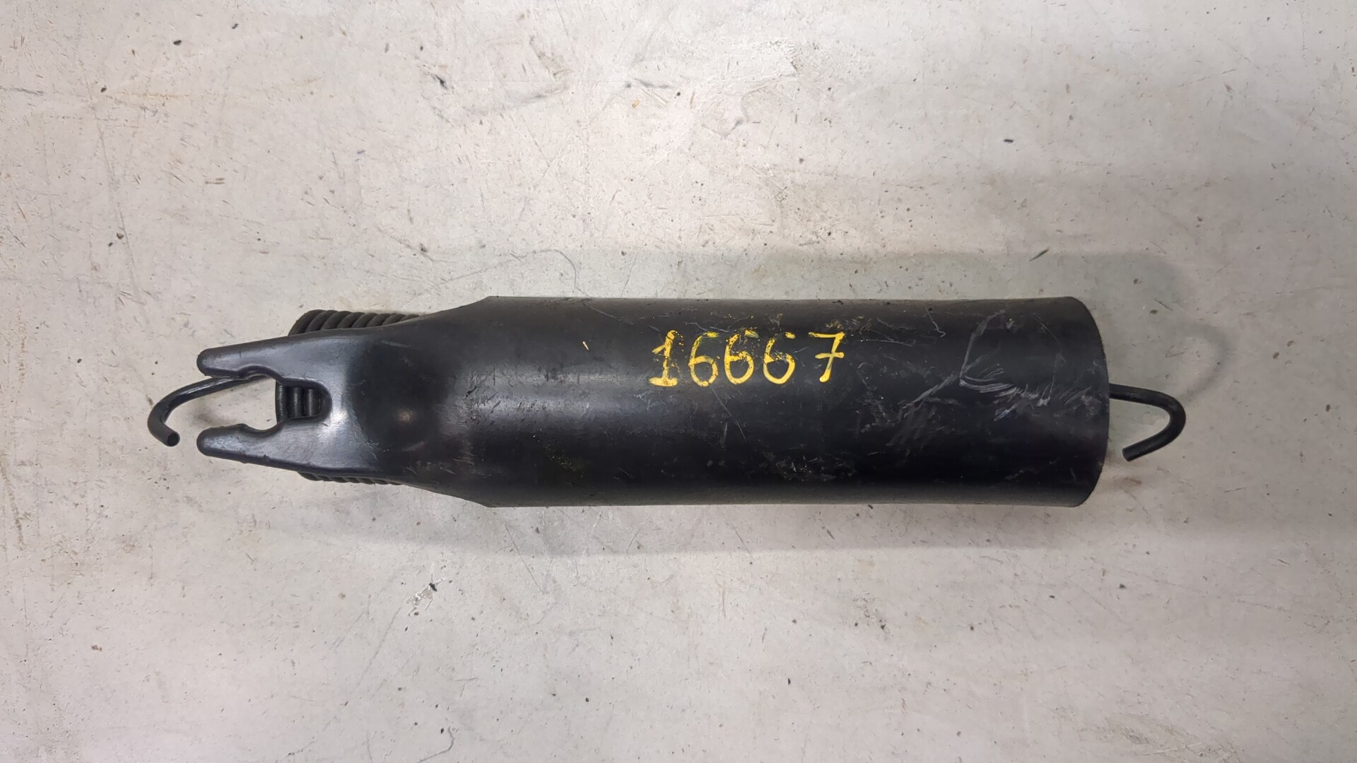 Пружина крышки багажника правая