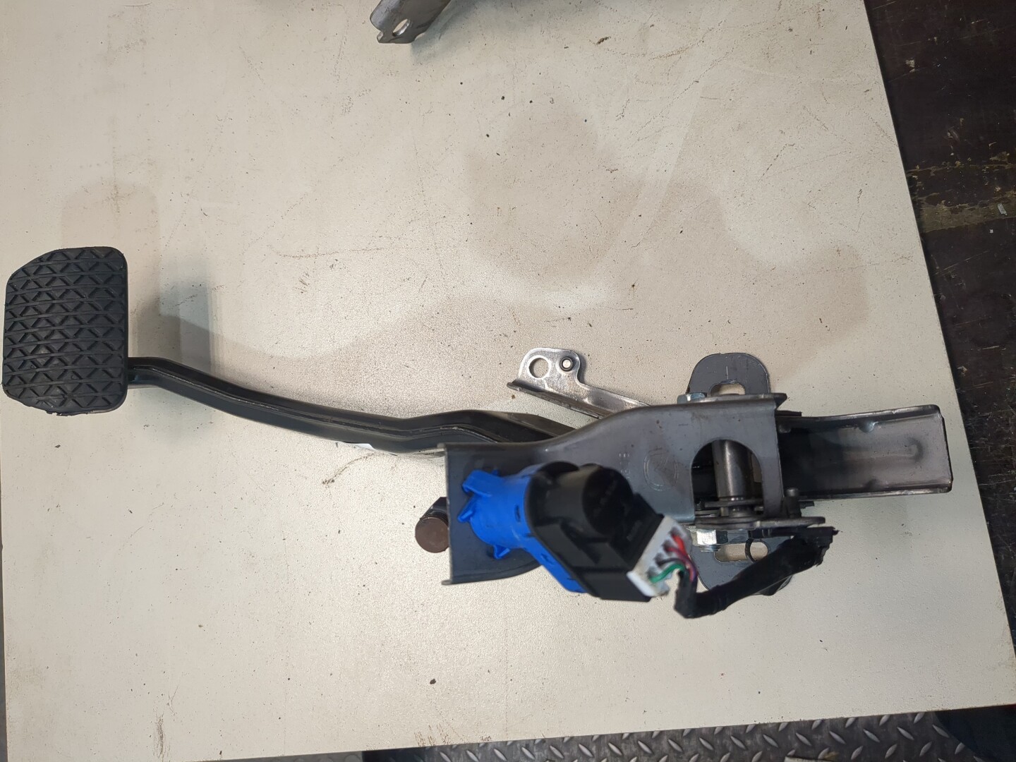 Педаль тормоза