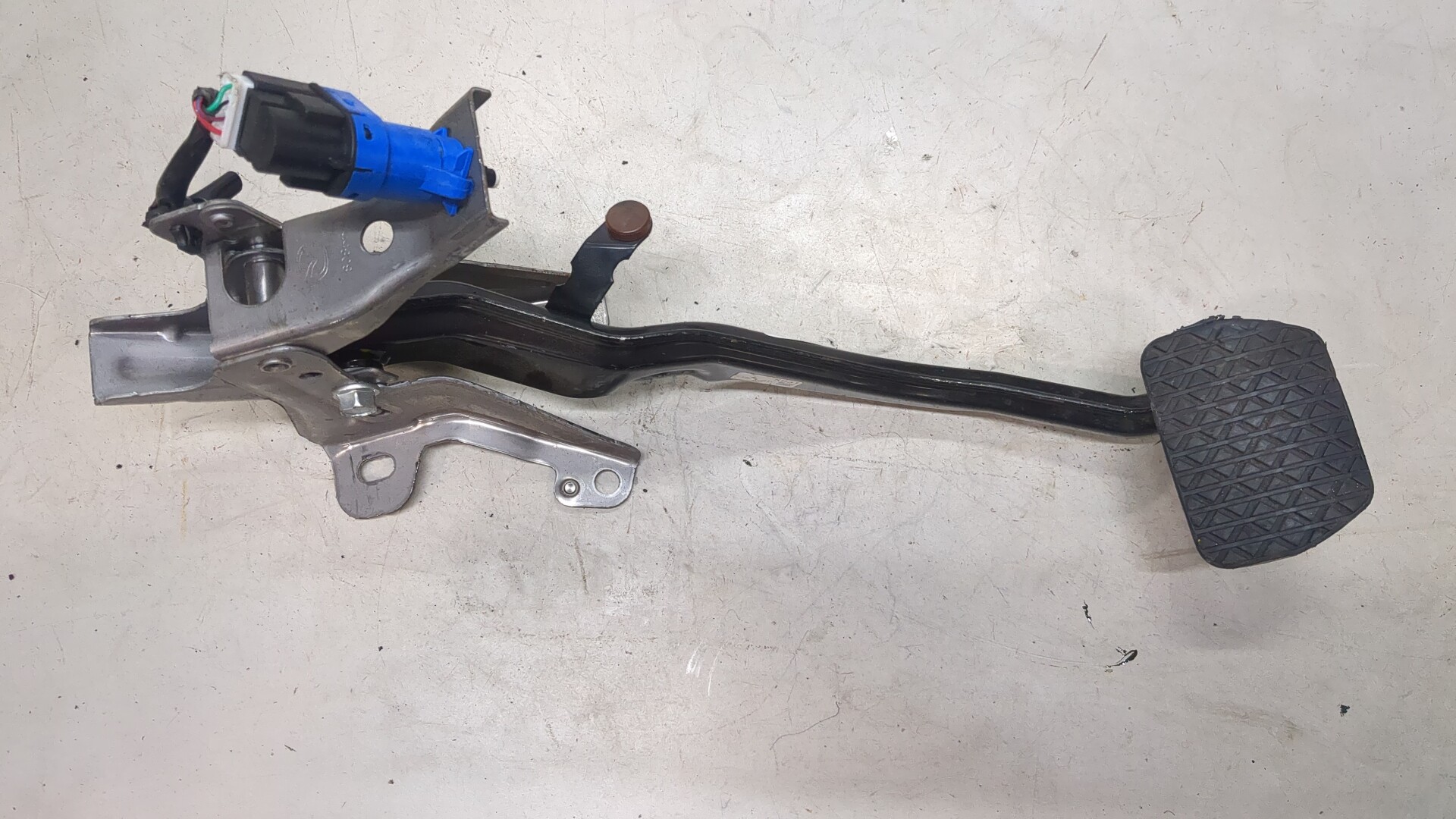 Педаль тормоза