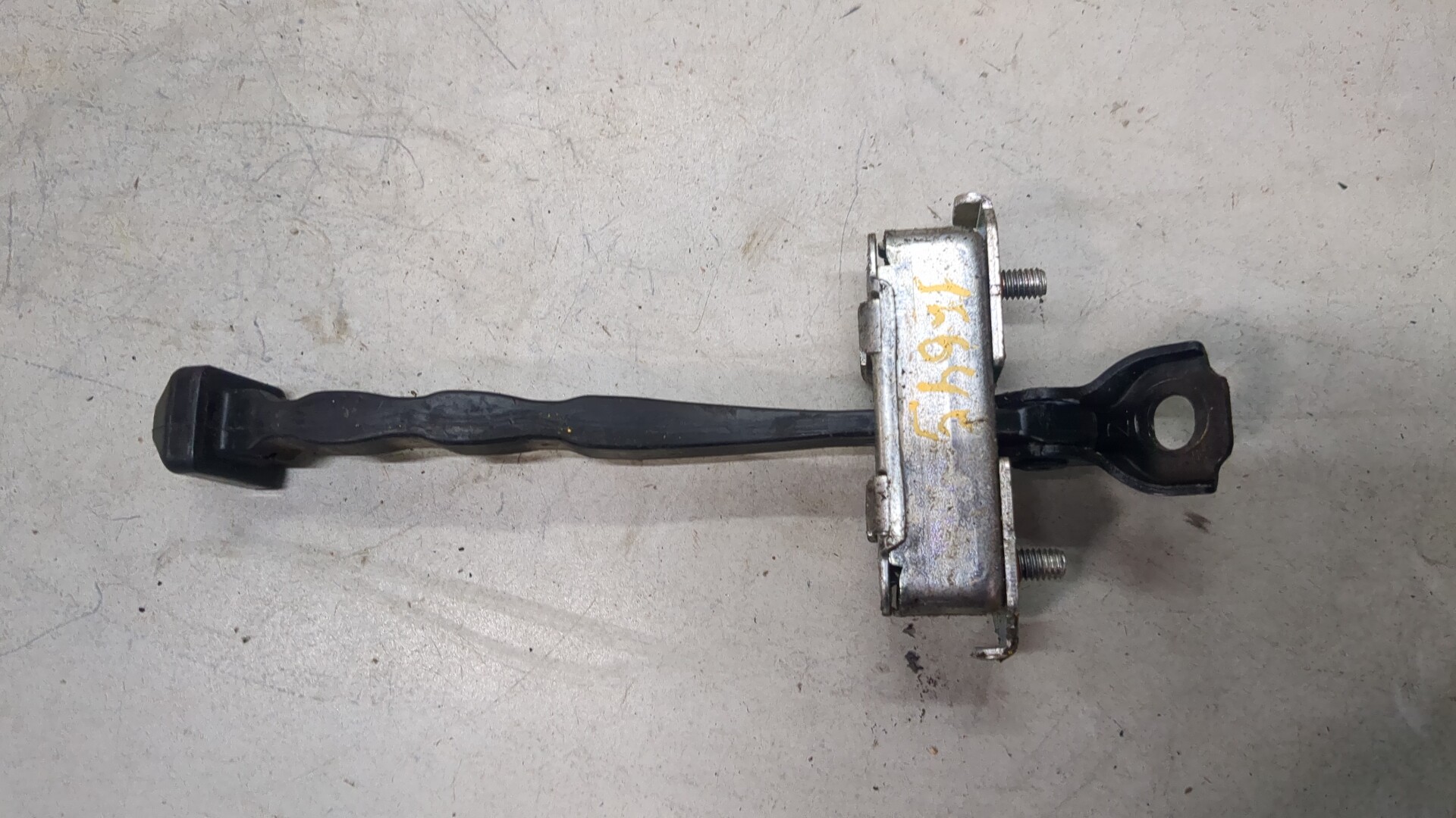 Ограничитель двери