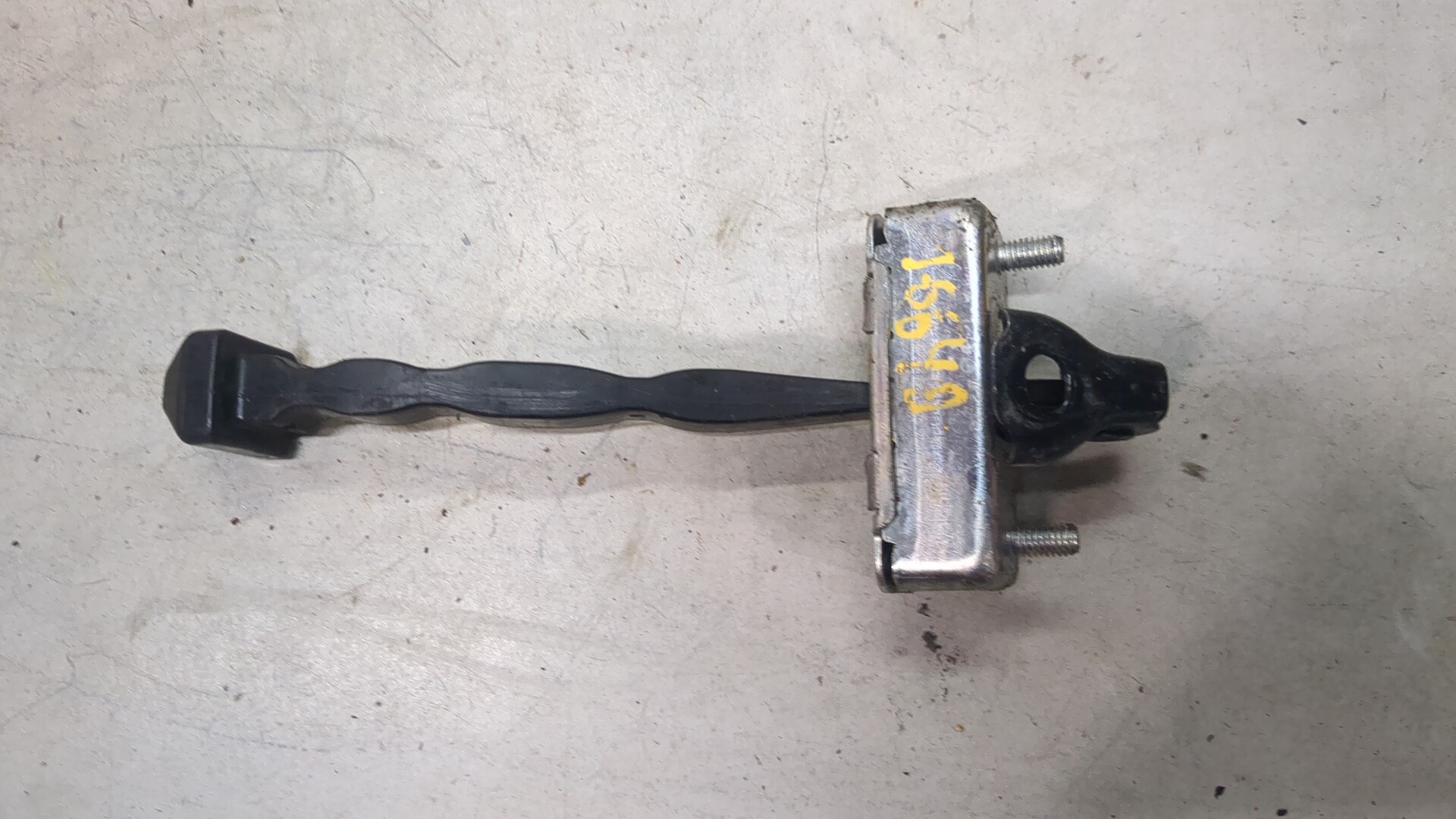 Ограничитель двери