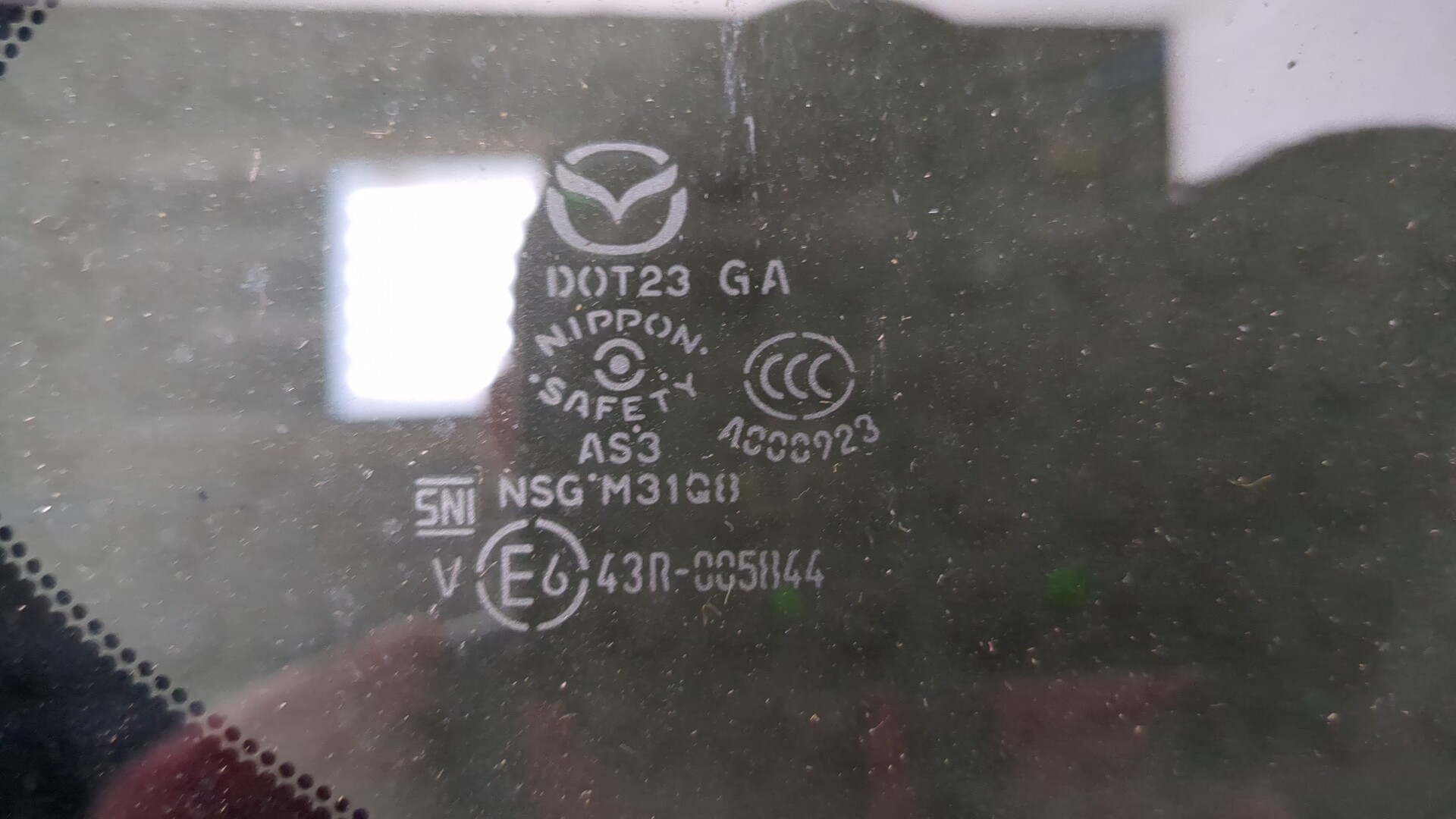 Стекло кузовное глухое правое