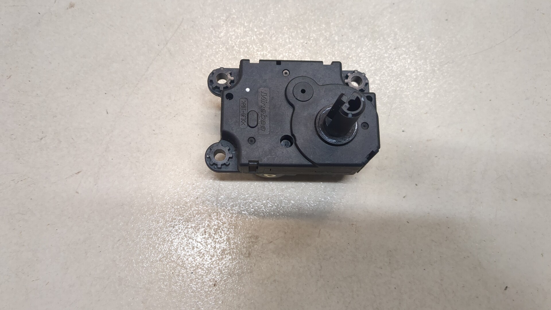 Моторчик заслонки печки