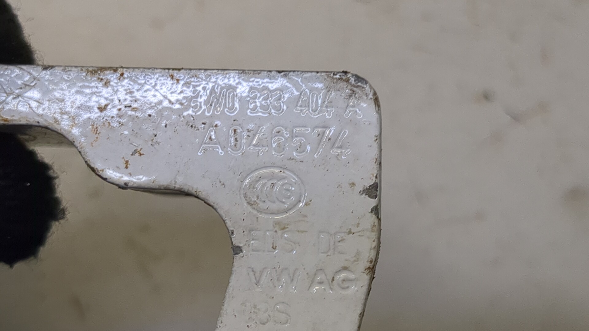 Петля двери