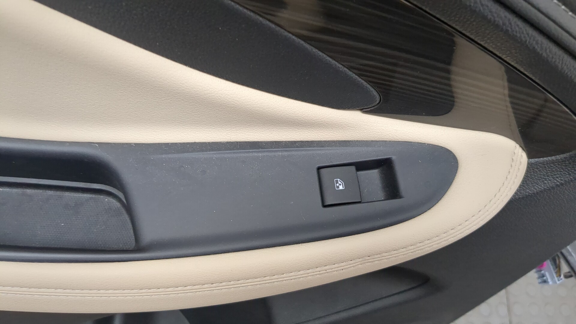 Дверь задняя левая