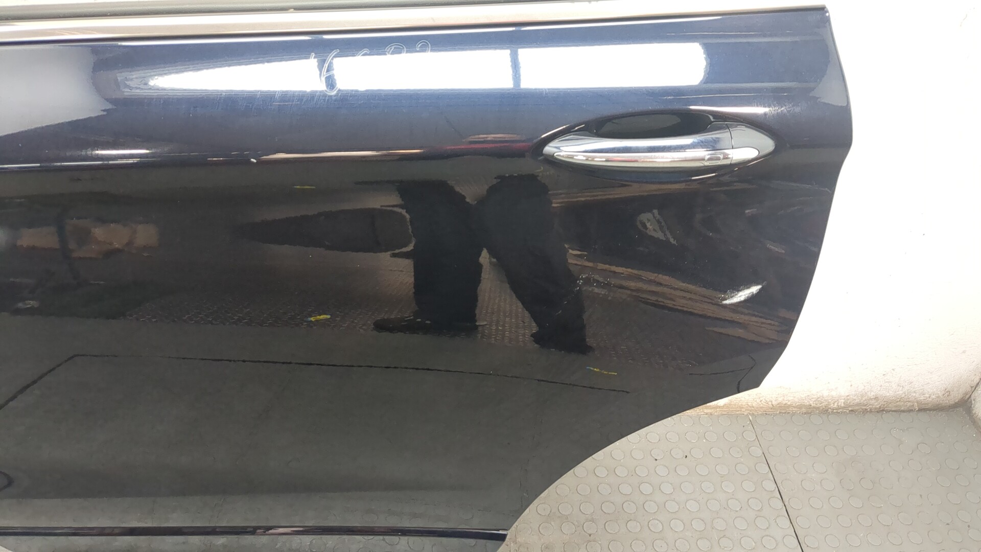 Дверь задняя левая