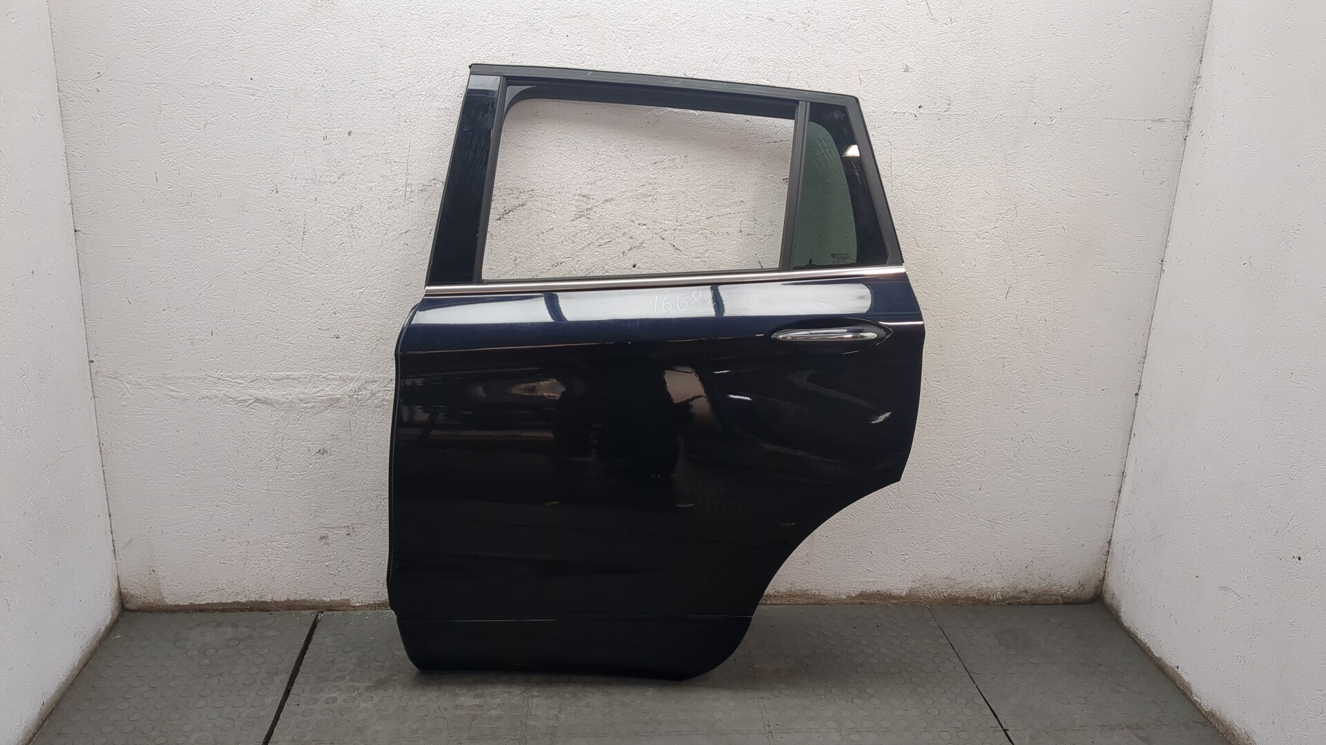 Дверь задняя левая