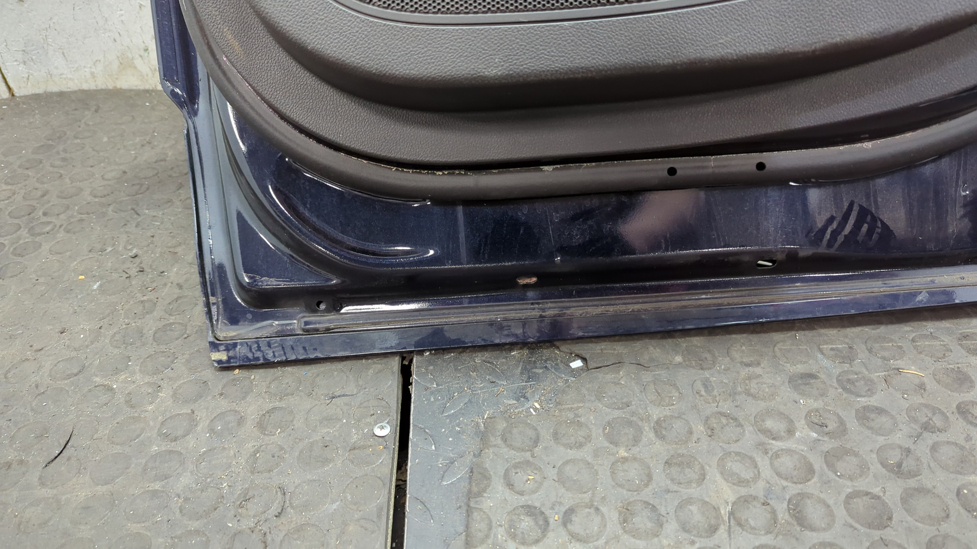 Дверь задняя правая