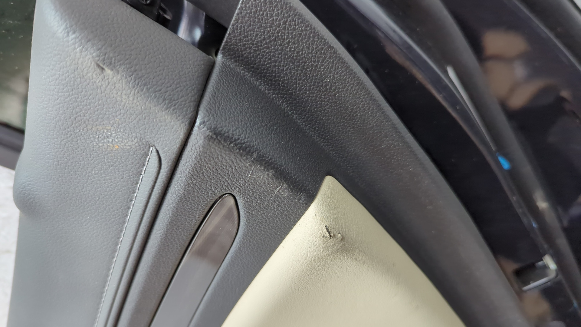 Дверь задняя правая