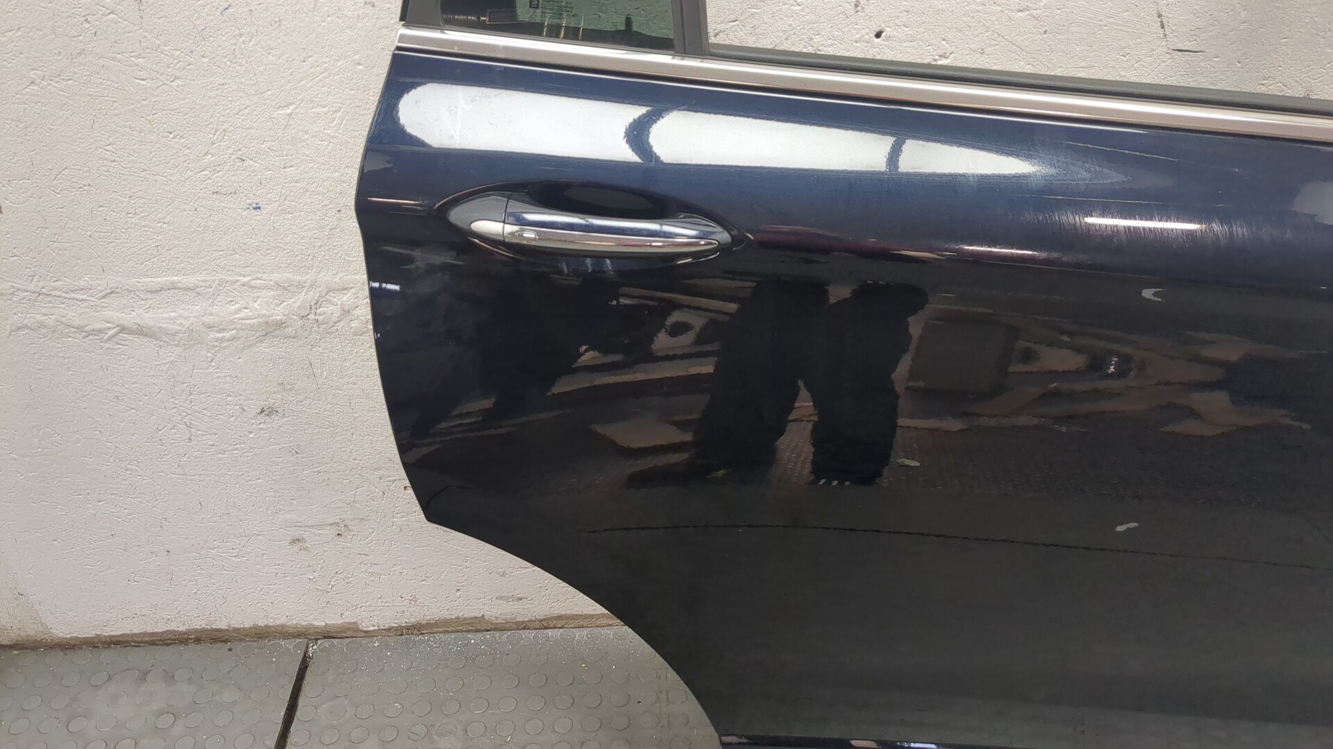 Дверь задняя правая