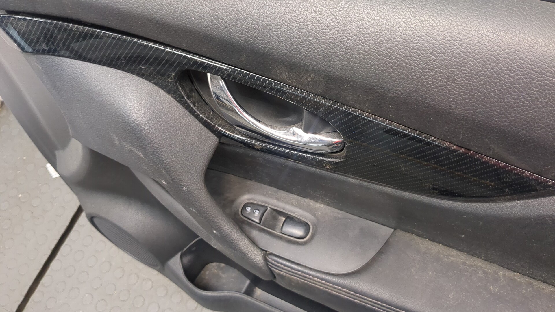 Дверь передняя правая