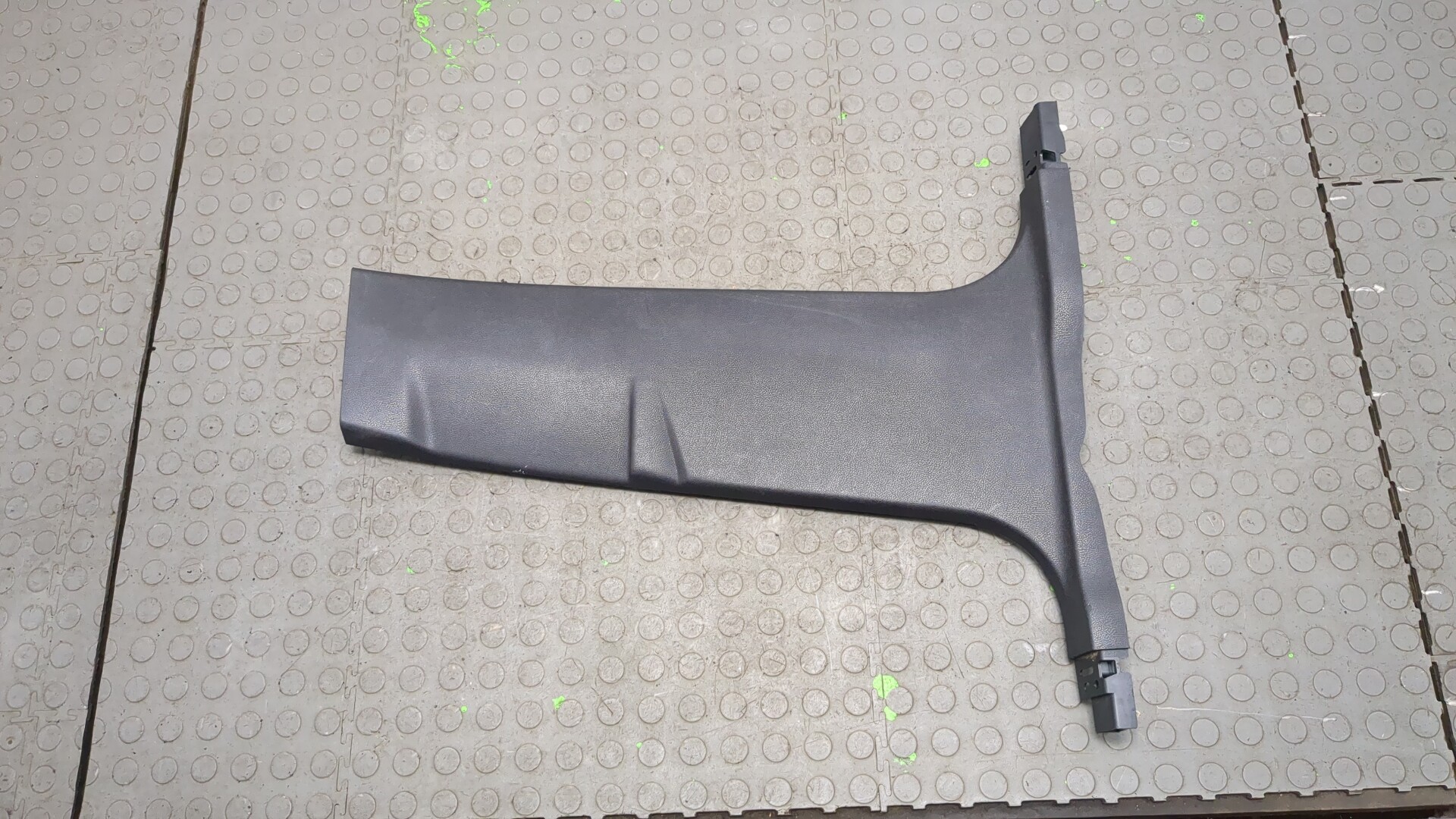 Обшивка стойки