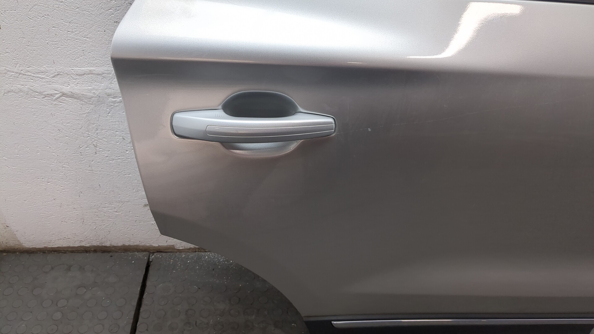 Дверь задняя правая