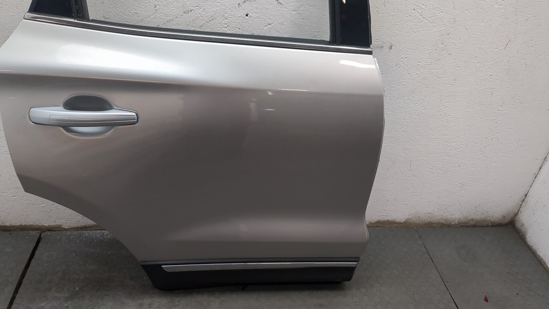 Дверь задняя правая