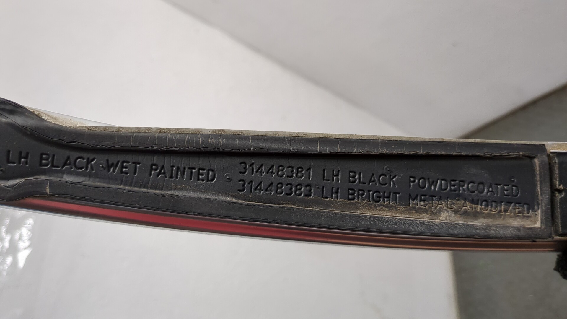 Рейлинг (релинг) левый (планка на крышу)