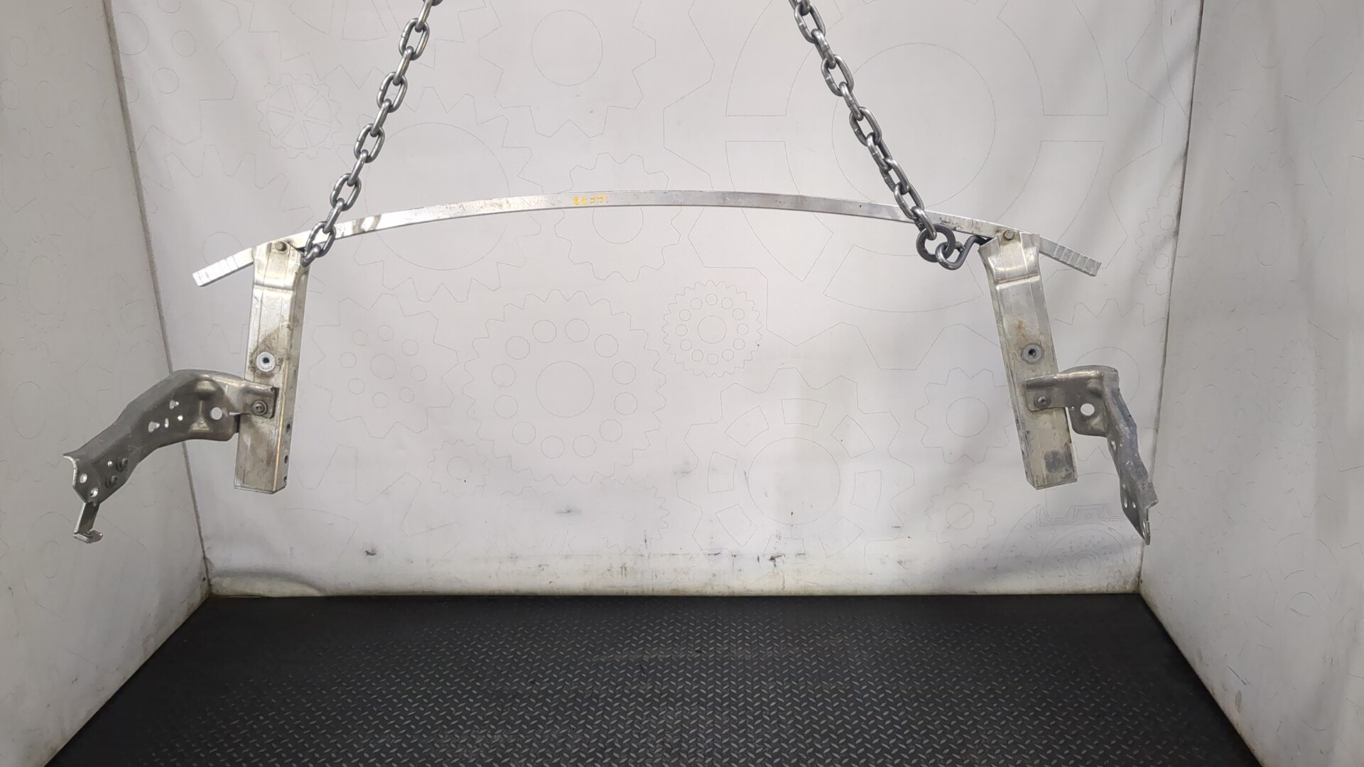 Усилитель переднего бампера