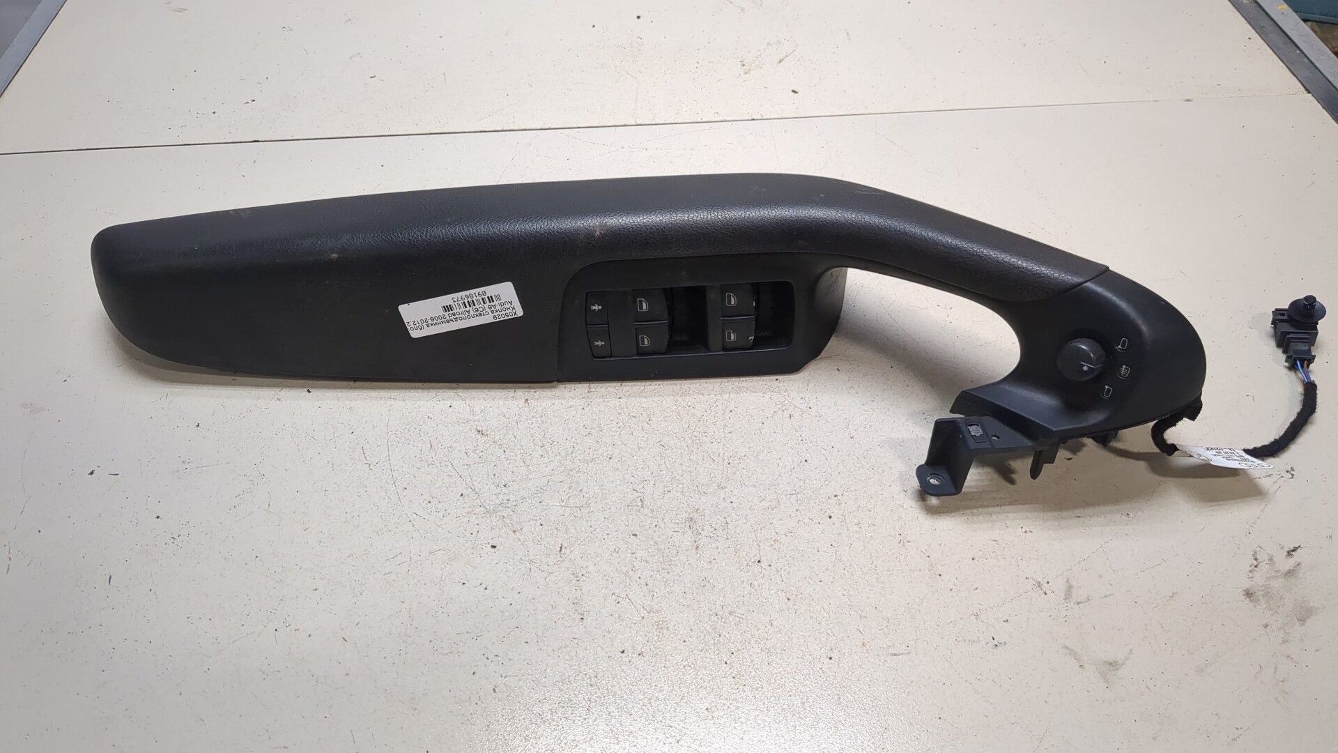 Кнопка стеклоподъемника