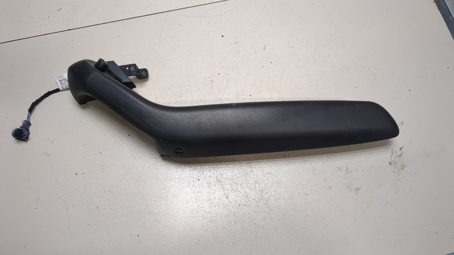 Кнопка стеклоподъемника