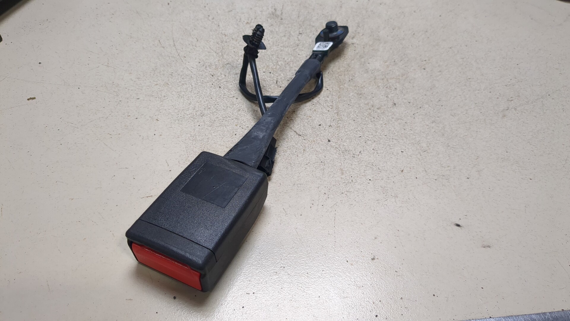 Ответная часть ремня безопасности