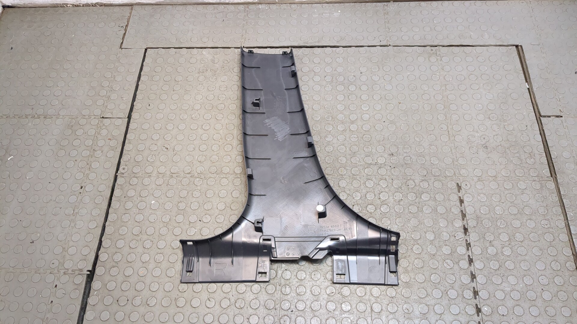 Обшивка стойки